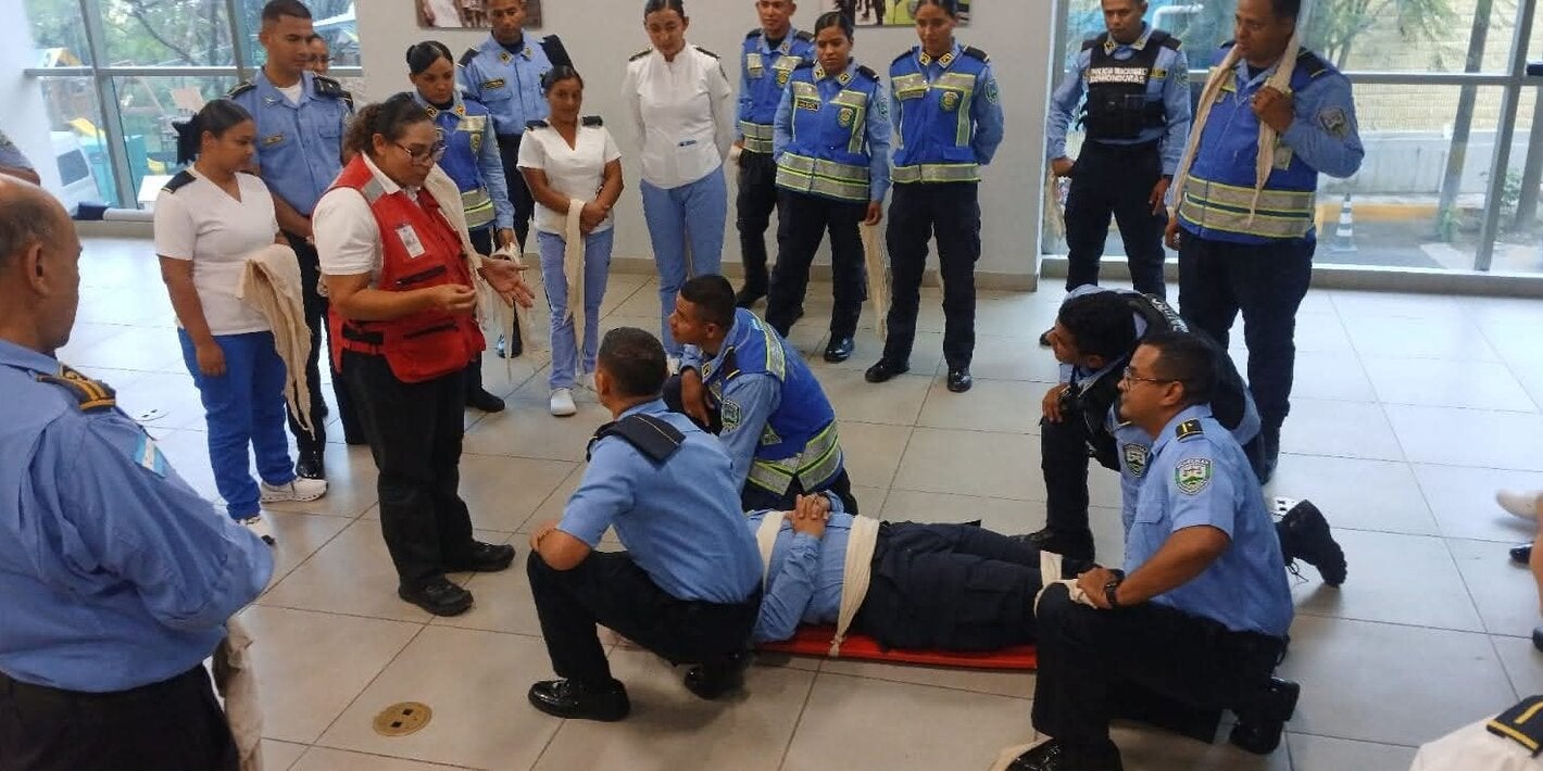 práctica de primeros auxilios comunitarios