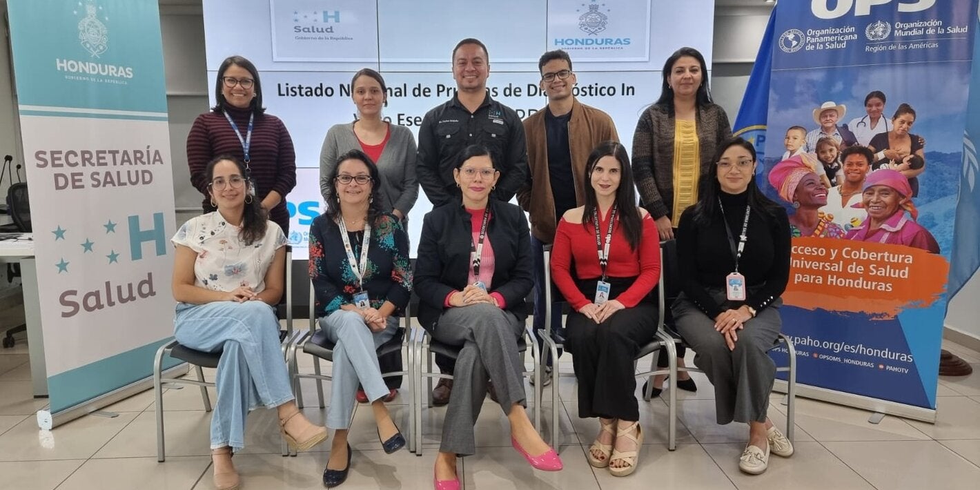 Equipo 1 de evaluación de pruebas in vitro