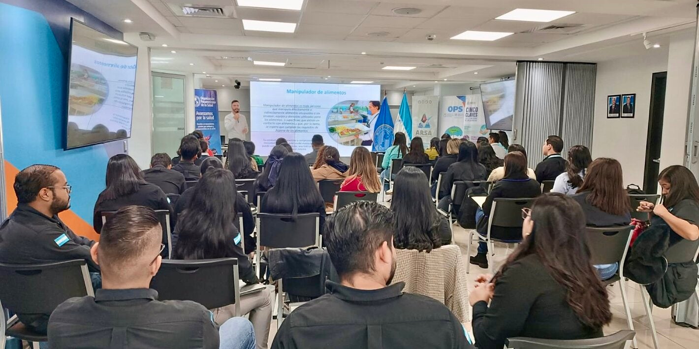 Personal de ARSA participando en el taller de Inocuidad de los Alimentos impartido por PANAFTOSA