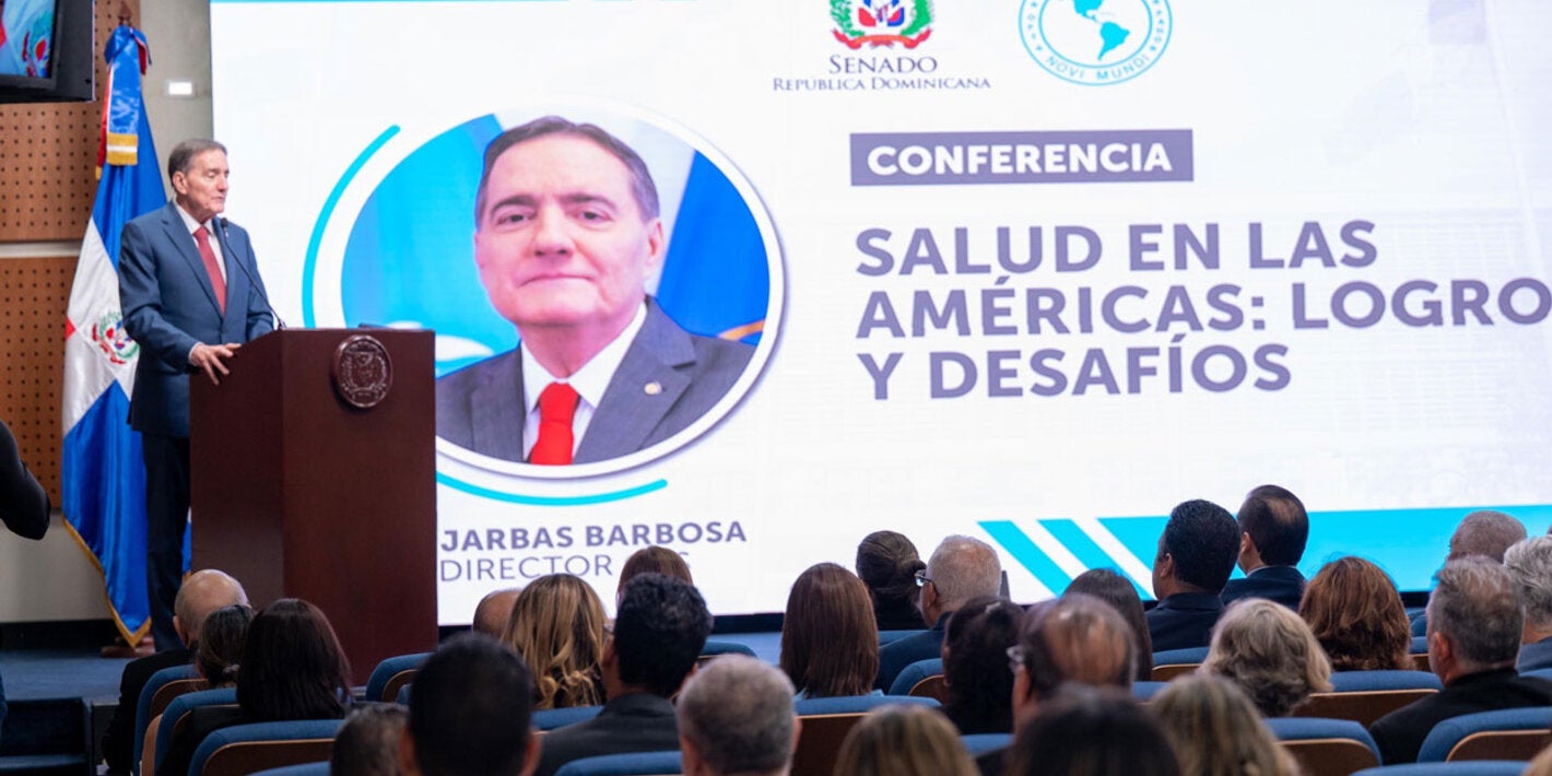 Dr. Barbosa presented an overview of health progress and challenges in the Americas to legislators, national authorities, and public health experts during a keynote address at the Dominican Senate on the state of health in the region.