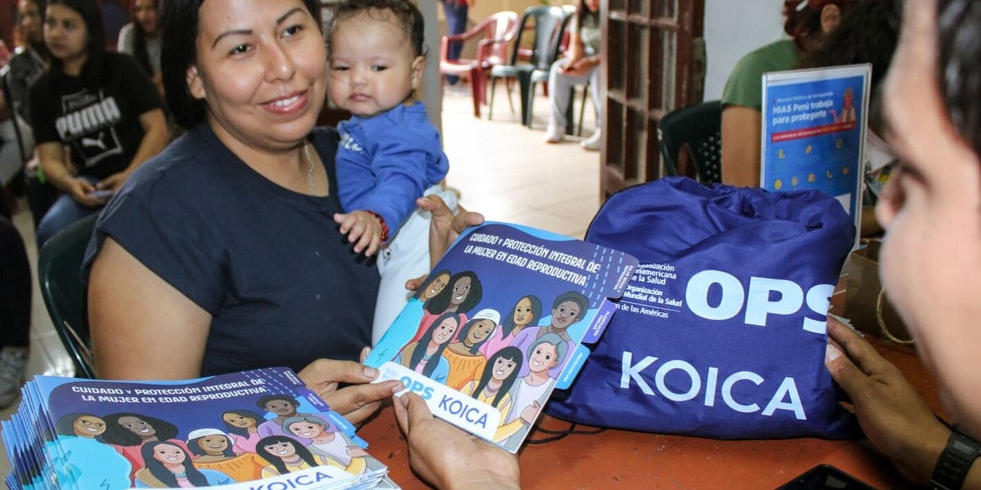 entrega de kits a población migrante y refugiada