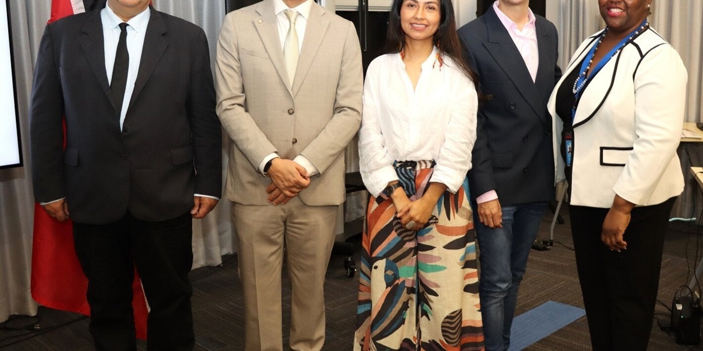 Dr. Gabriel Vivas Francesconi, PAHO/WHO Representative for Trinidad and Tobago with workshop facilitators and Dr Shellon Bovell
