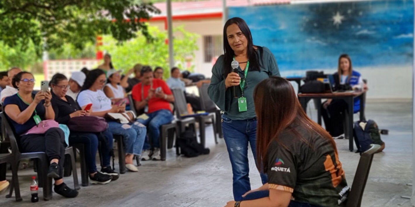 exposisicon de personl en Comuncacion acertiva de Fiebre amarilla