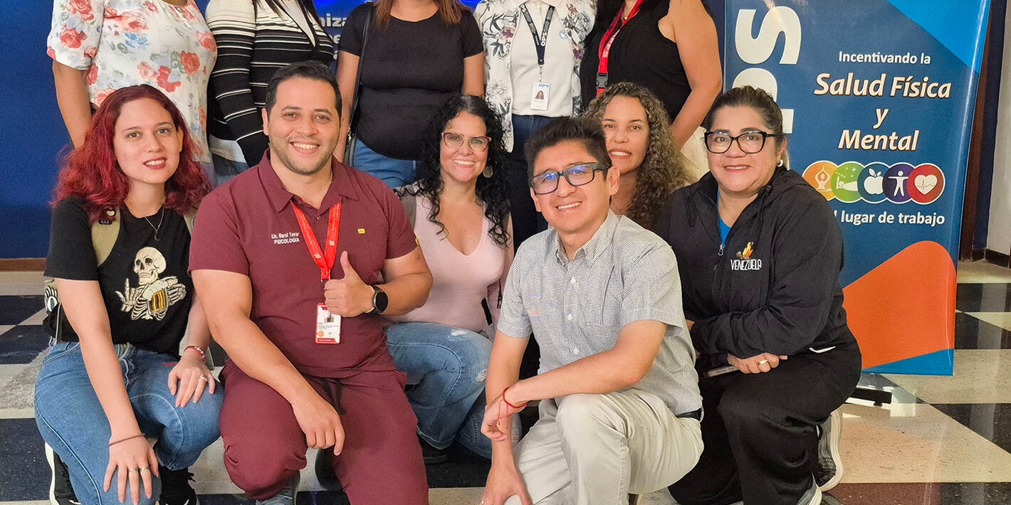 Algunos directores de programas de salud mental del MPPS junto al equipo técnico de la OPS de área de Enfermedades no Transmisibles