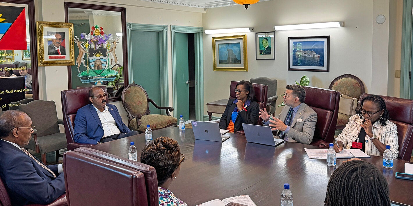 PAHO team meeting with Prime Minister of Antigua and Barbuda