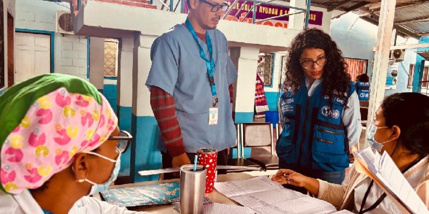 OPS visita establecimientos de salud