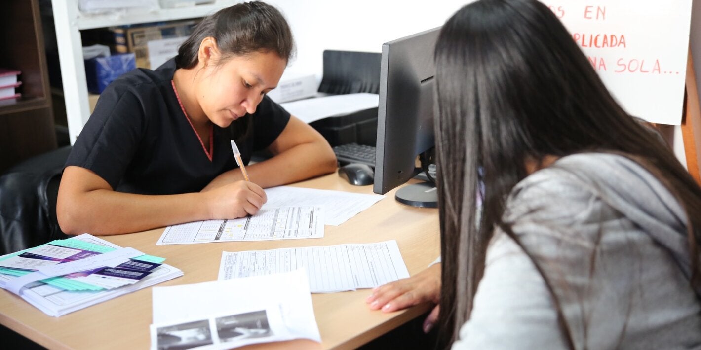 Foto de un momento de consulta médica