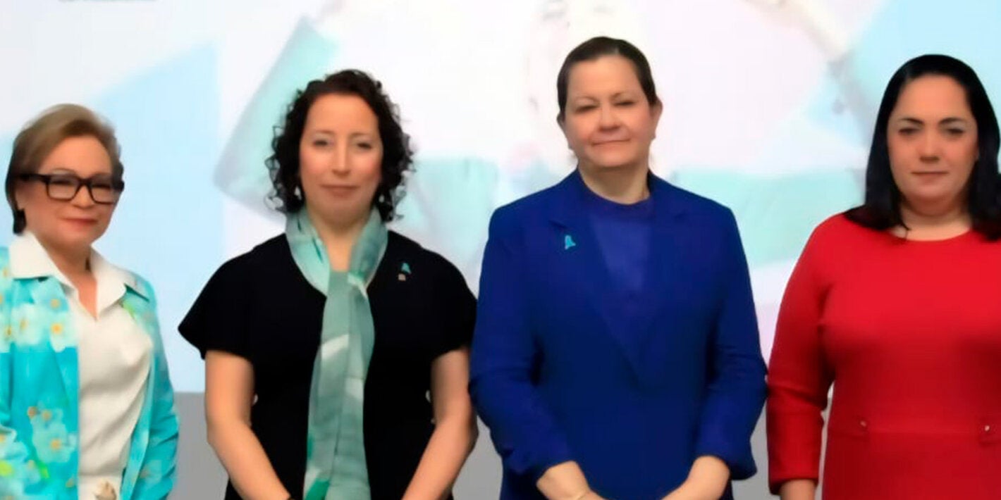 Fotografía protocolar sobre el conversatorio sobre Prevención del cáncer cervicouterino en Panamá