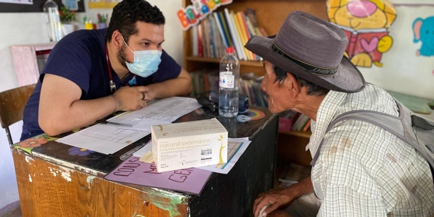 Atención a adulto mayor en Yaruca, Atlántida