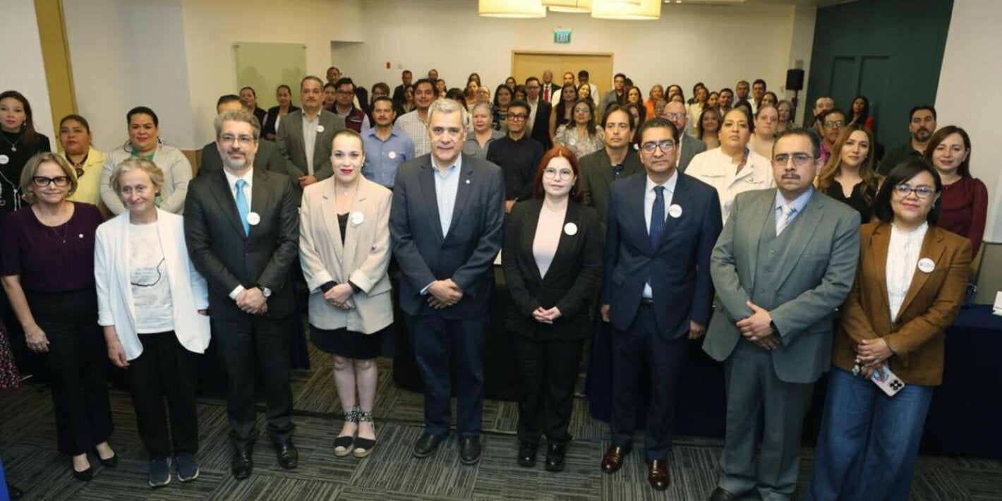 Participantes de las 32 entidades federativas y autoridades, durante la inauguración del taller nacional sobre suicidio