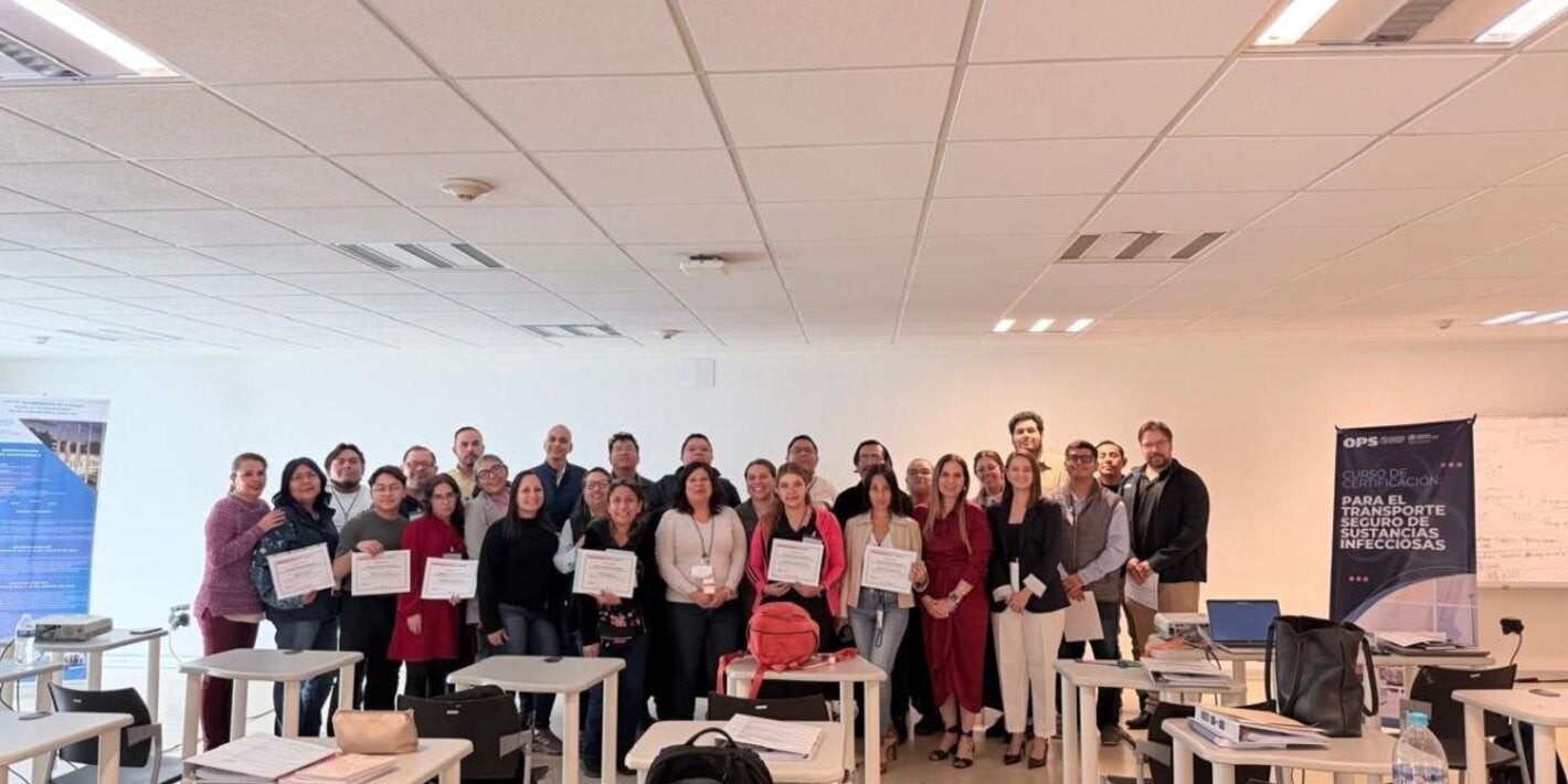 Participantes del Curso para la Certificación en Expedición de Sustancias Infecciosas 