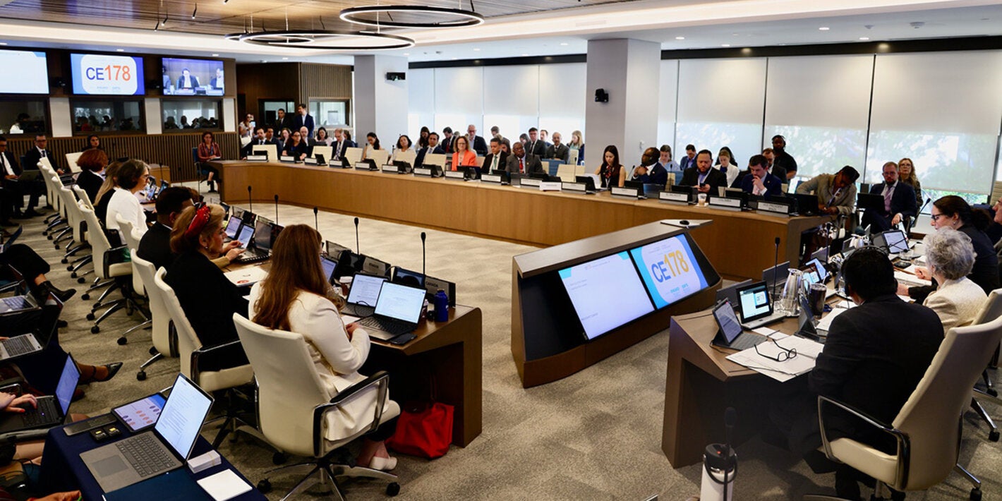 opening session room photograph