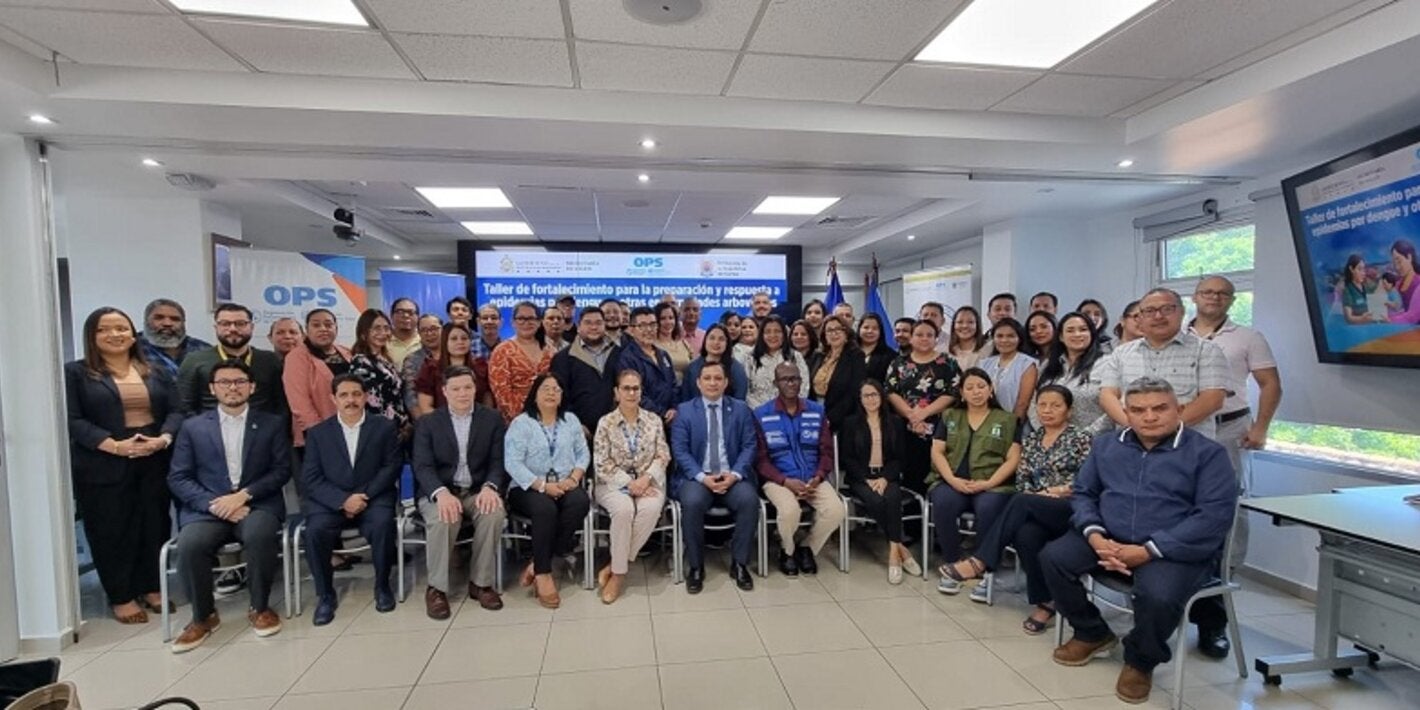Equipo presente en taller arbovirosis