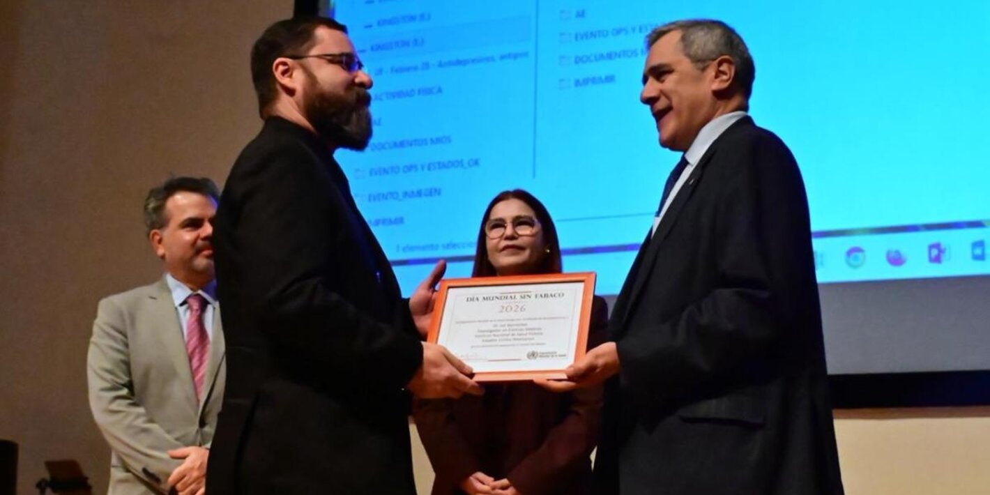 Inti Barrientos recibe Premio de la OMS