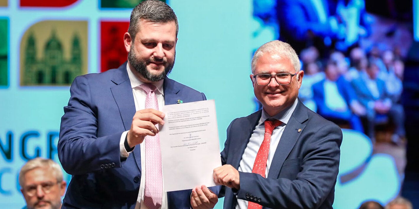 Representante da OPAS e presidente do Conasems firmam cooperação técnica