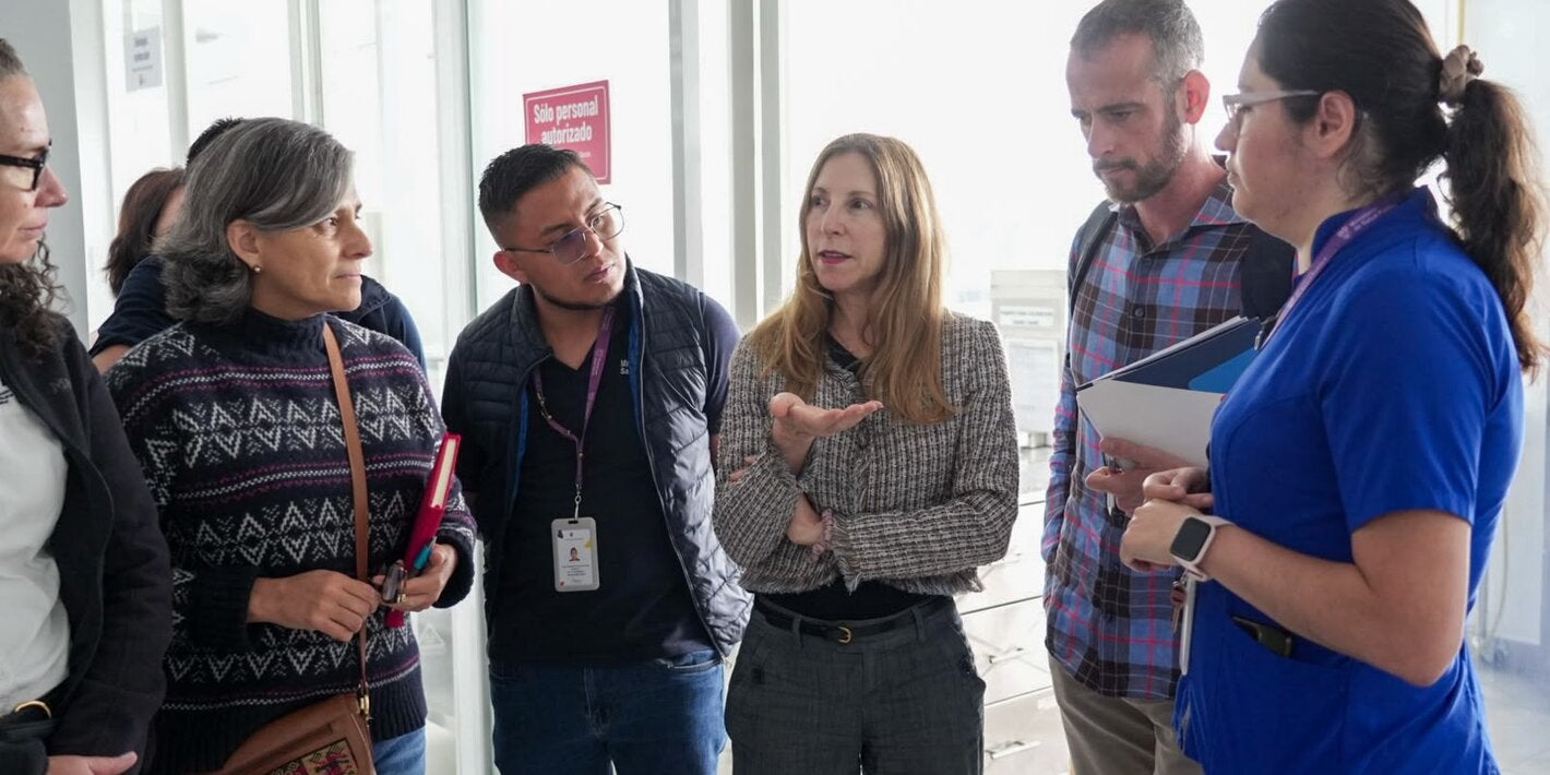 Equipo de la misión regional y de la oficina país visitan unidades de salud en Ecuador en el marco de la estrategia de eliminación del VIH