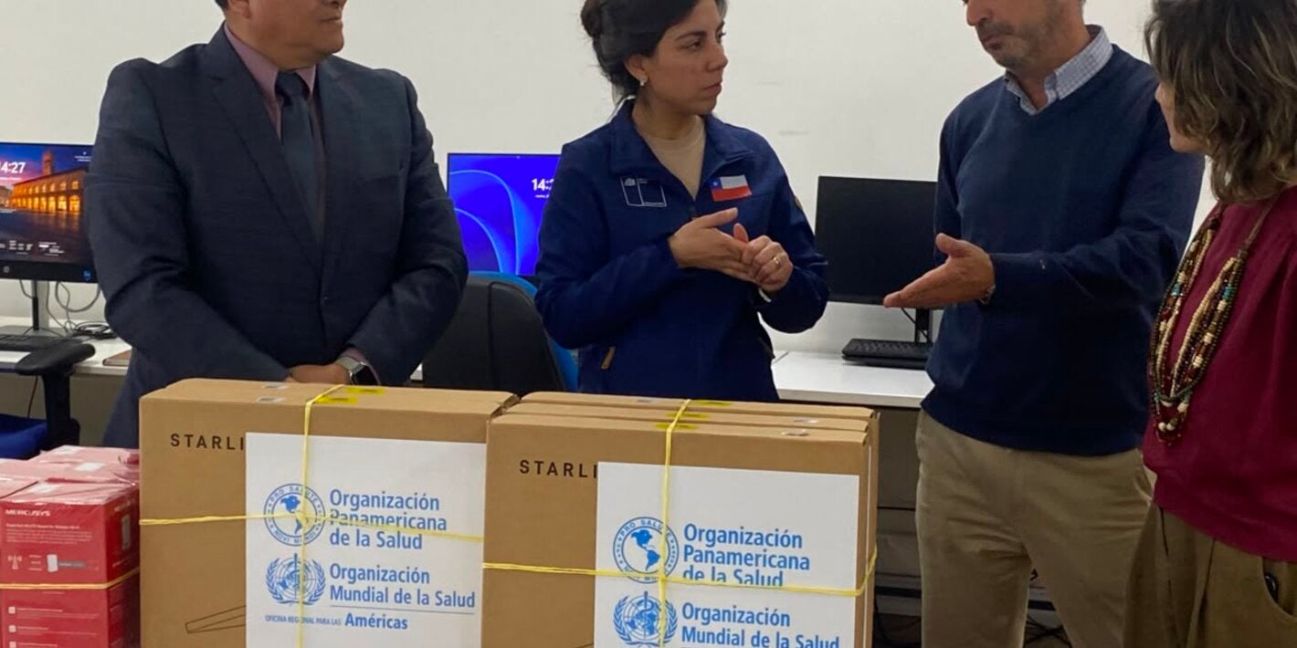 La donación incluye terminales Starlink Mini y dispositivos BAM 4G que permitirán mantener la conectividad de establecimientos de salud en zonas afectadas por los temporales