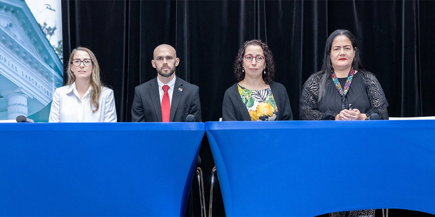 Fotografía de la mesa principal de las autoridades presentes en el el Taller de Validación de la Agenda Nacional de Prioridades de Investigación en Salud (ANPIS) 2026-2035.