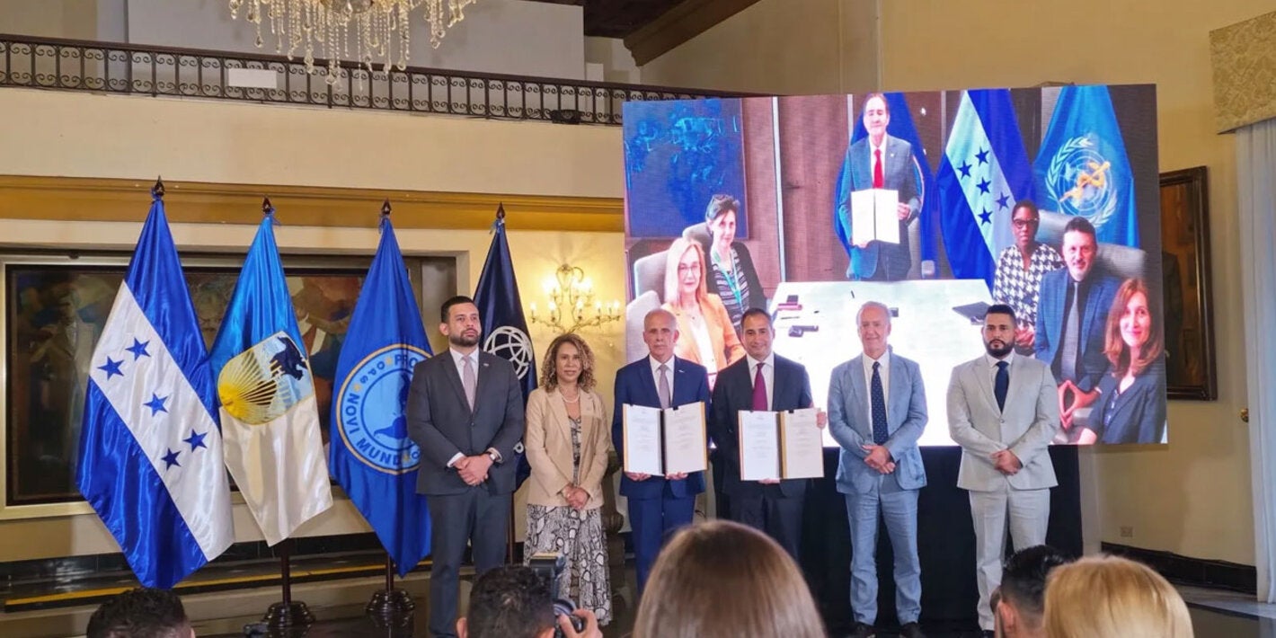 Group photo - Honduras has joined the Alliance for Primary Health Care (PHC) in the Americas, a regional initiative led by the Pan American Health Organization (PAHO), the Inter-American Development Bank (IDB), and the World Bank to support countries in strengthening primary health care through coordinated investments, innovation, and technical cooperation