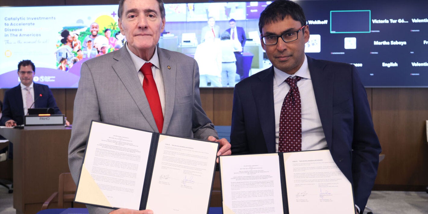Dr. Jarbas Barbosa y Dr. Kumanan Wilson, director ejecutivo y director científico del Instituto de Investigación en Salud Bruyère