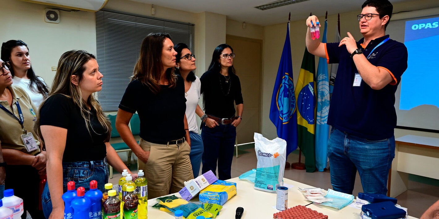 participantes de la SEAPPADI-RJ en el ejercicio práctico en PANAFTOSA 