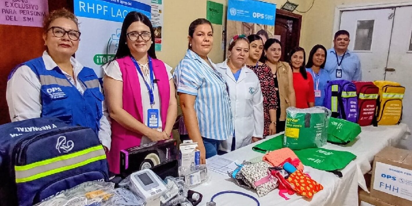 OPS entrega kits de atención materna