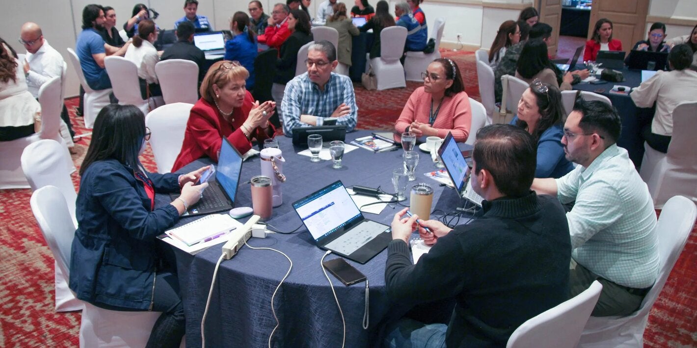 Grupo de trabajo en la construcción del Plan de Seguridad Sanitaria