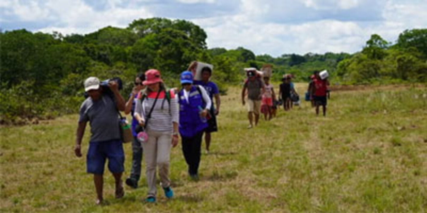 La salud llega por río a comunidades indígenas de la Amazonia colombiana