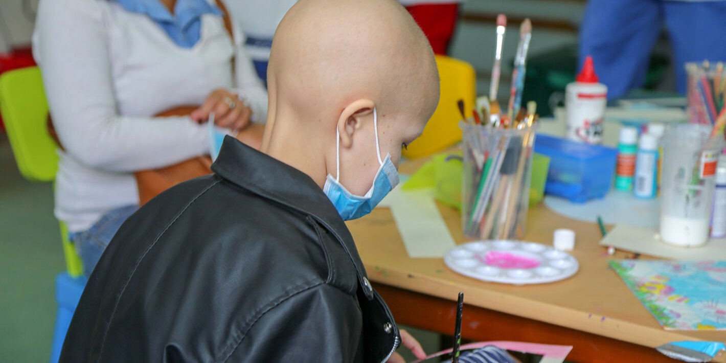 child a with cancer