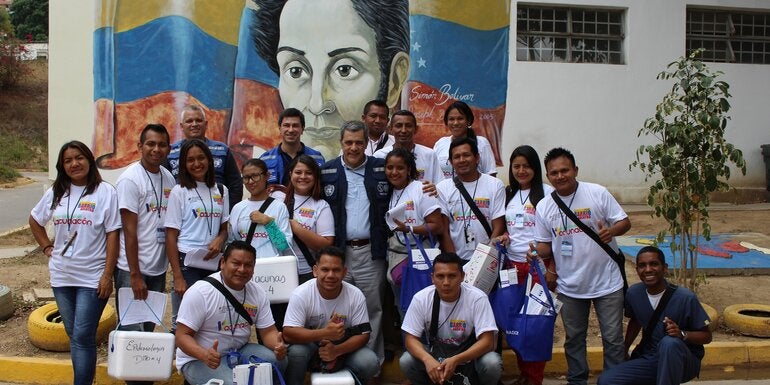 Médicos indígenas egresados de la primera cohorte del Proyecto Cacique Nigale se incorporaron a la campaña de vacunación