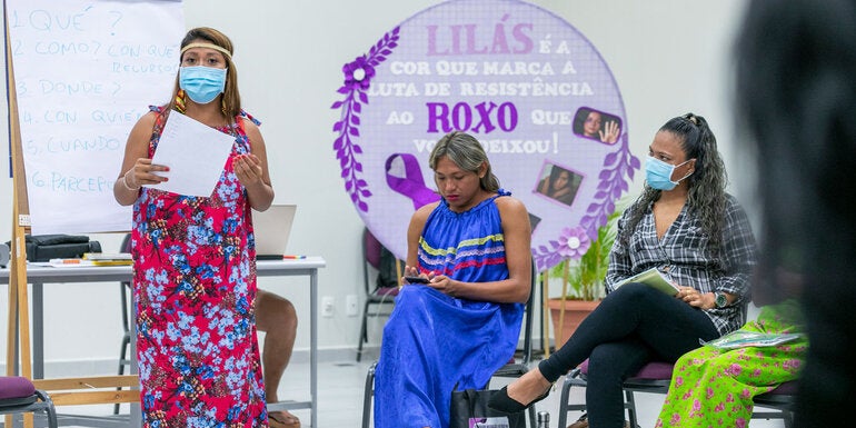 Yorgelis Bastardo (em pé) | Foto Karina Zambrana/OPAS/OMS