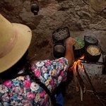 mujer cocinando