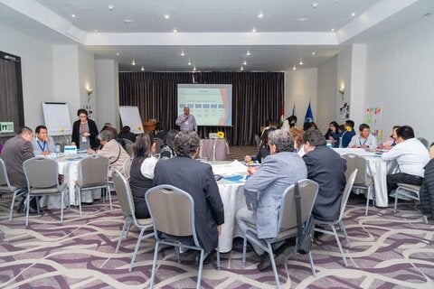 Asistentes al taller durante dinámicas grupales