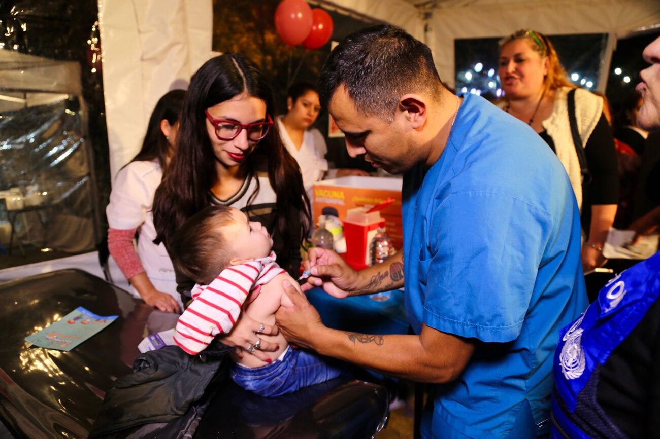 Trabajadores de salud llegan al barrio