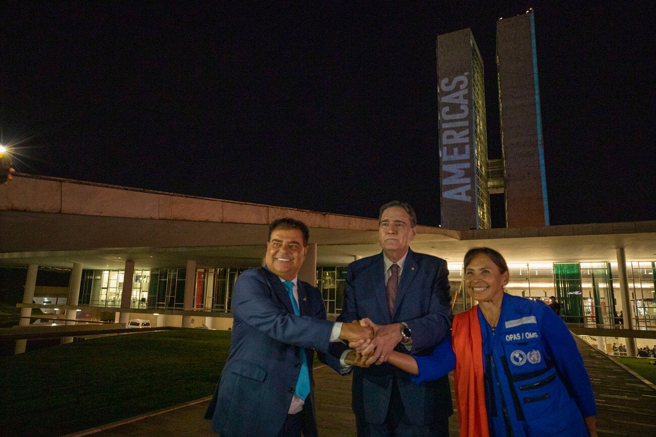 Senador Nelsinho Trad, diretor eleito da OPAS Jarbas Barbosa e representante da OPAS no Brasil, Socorro Gross