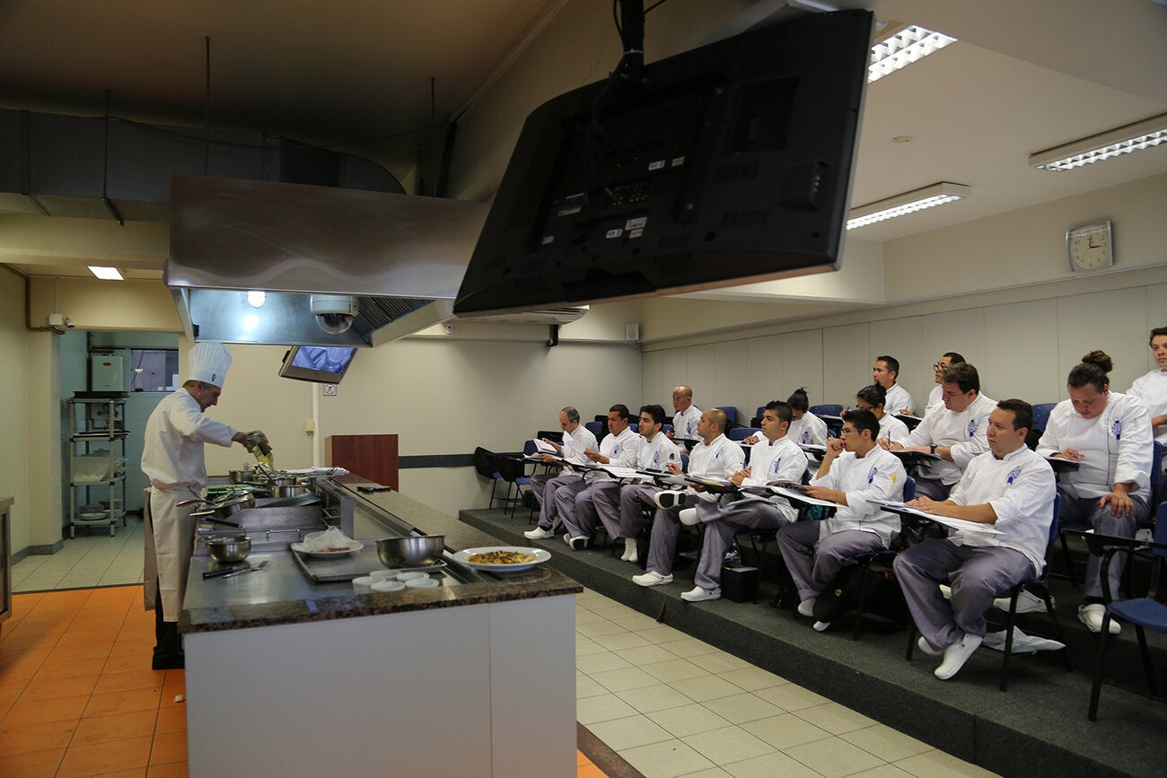 Forme uma equipe para segurança de alimentos 