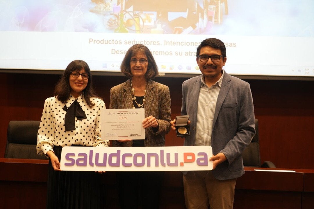 Entrega del Premio del Día Mundial Sin Tabaco a los galardonados de Salud con Lupa