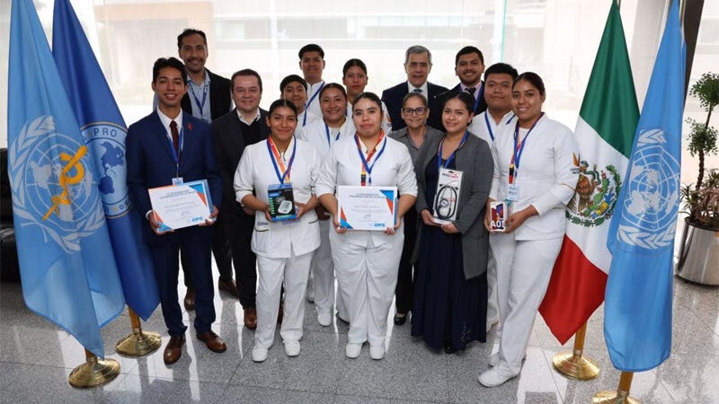 Jóvenes ganadores de la convocatoria de promoción de la vacunación