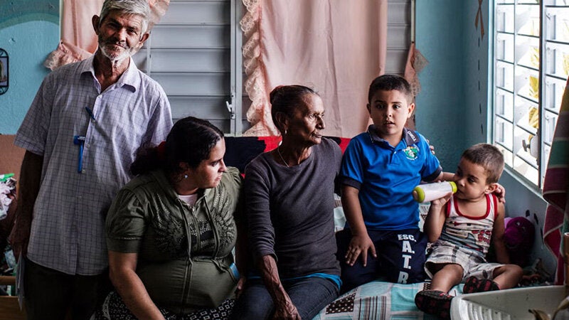 Immunization across life course family picture