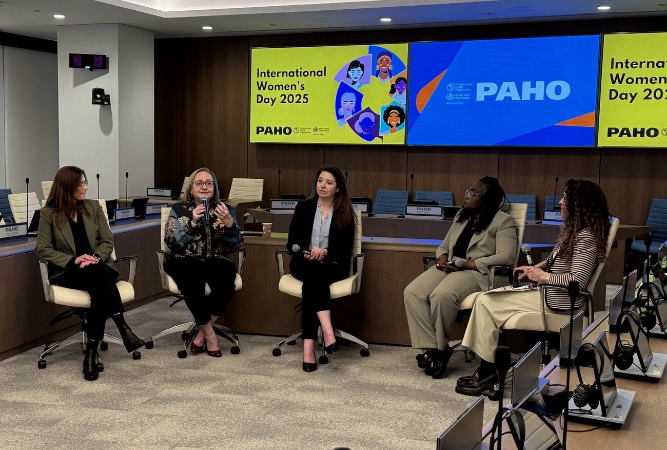 Las panelistas, en un momento del debate en la sede de la OPS.
