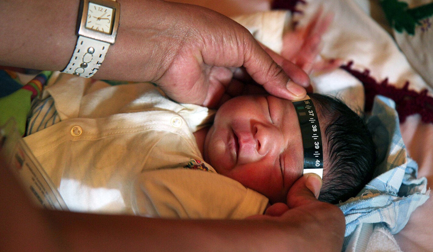 Measuring head of newborn