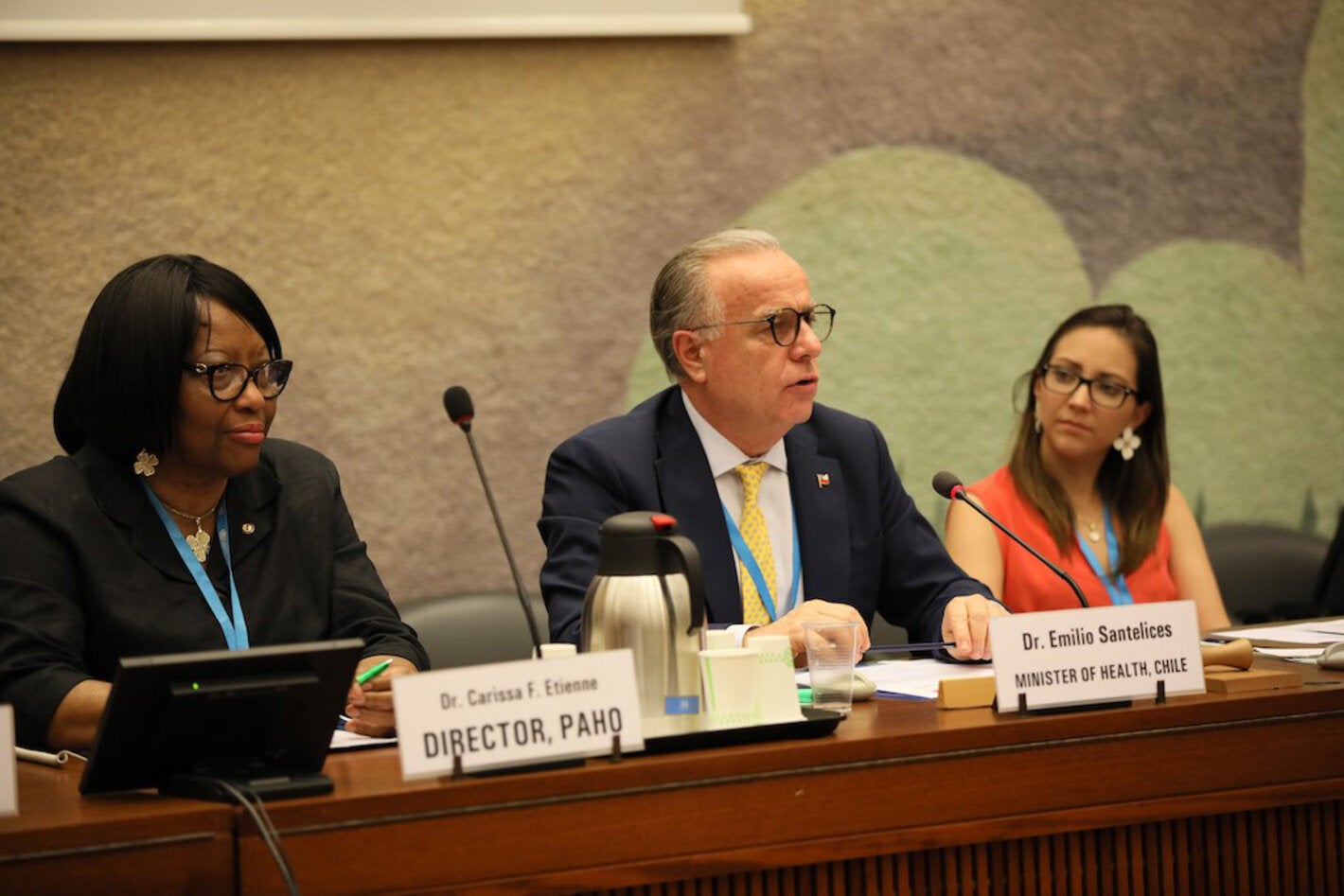 PAHO Director Carissa F. Etienne with Ecuador Minister of Health Verónica Espinosa and Chile Minister of Health Emilio Santileces.