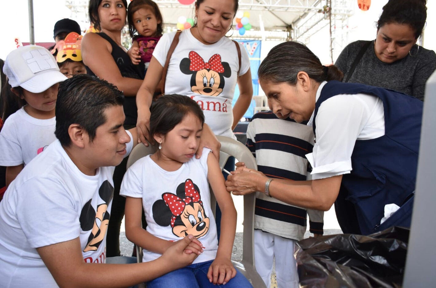 Más de 2.5 millones de niñas y niños menores de 7 años fueron vacunados contra la polio y sarampión durante la campaña. Fotografía cortesía del Ministerio de Salud. 