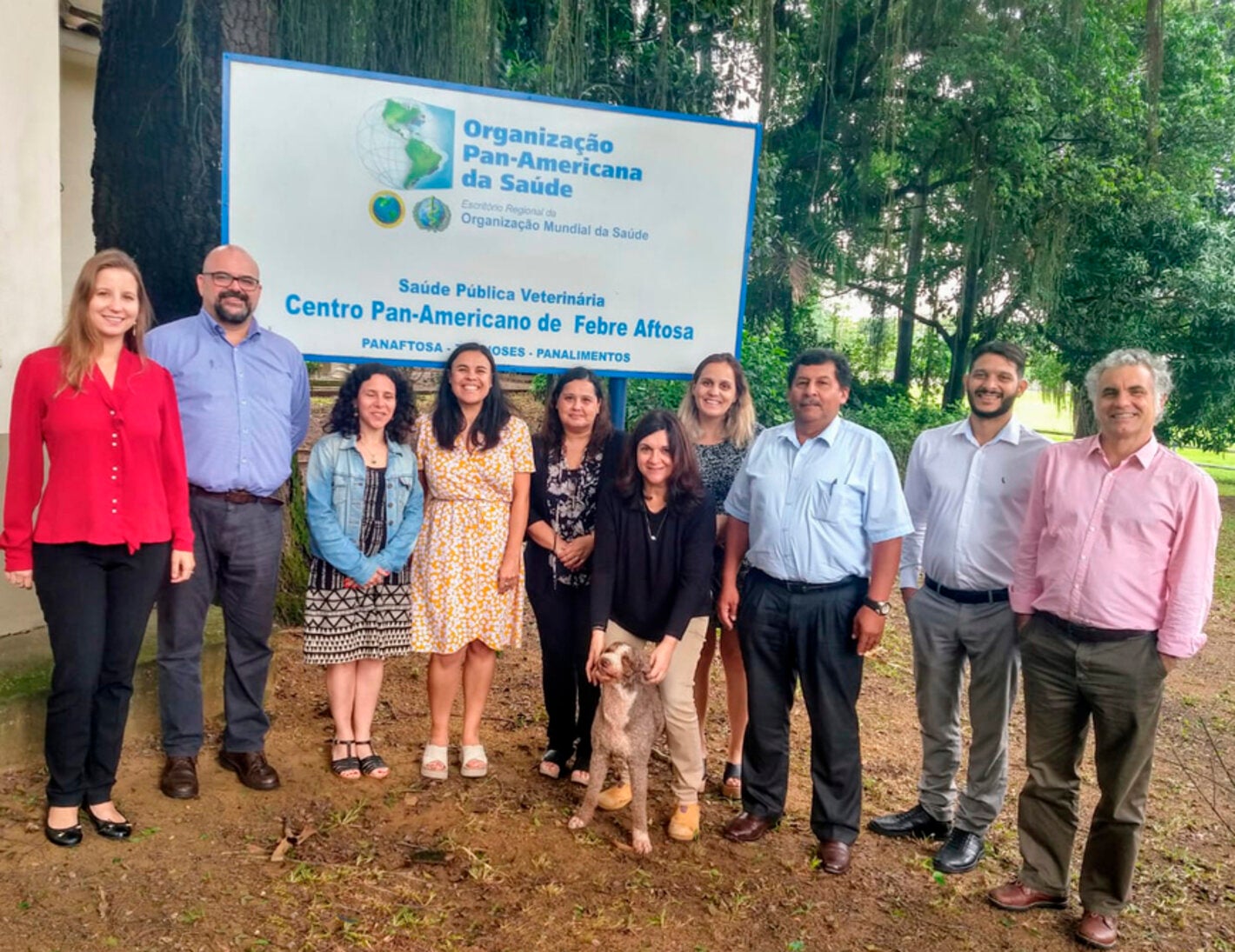 En la foto (esquierda para derecha): Larissa Zanete, Marco Vigilato, Natalia Casas (Argentina), Noelia Morel (Uruguay), Martha Torales (Paraguay), Monica Martini, Carla Barrientos (Chile), José Bustamante (Perú), Francisco Edilson Lima (Brasil) y Paulo Duarte.