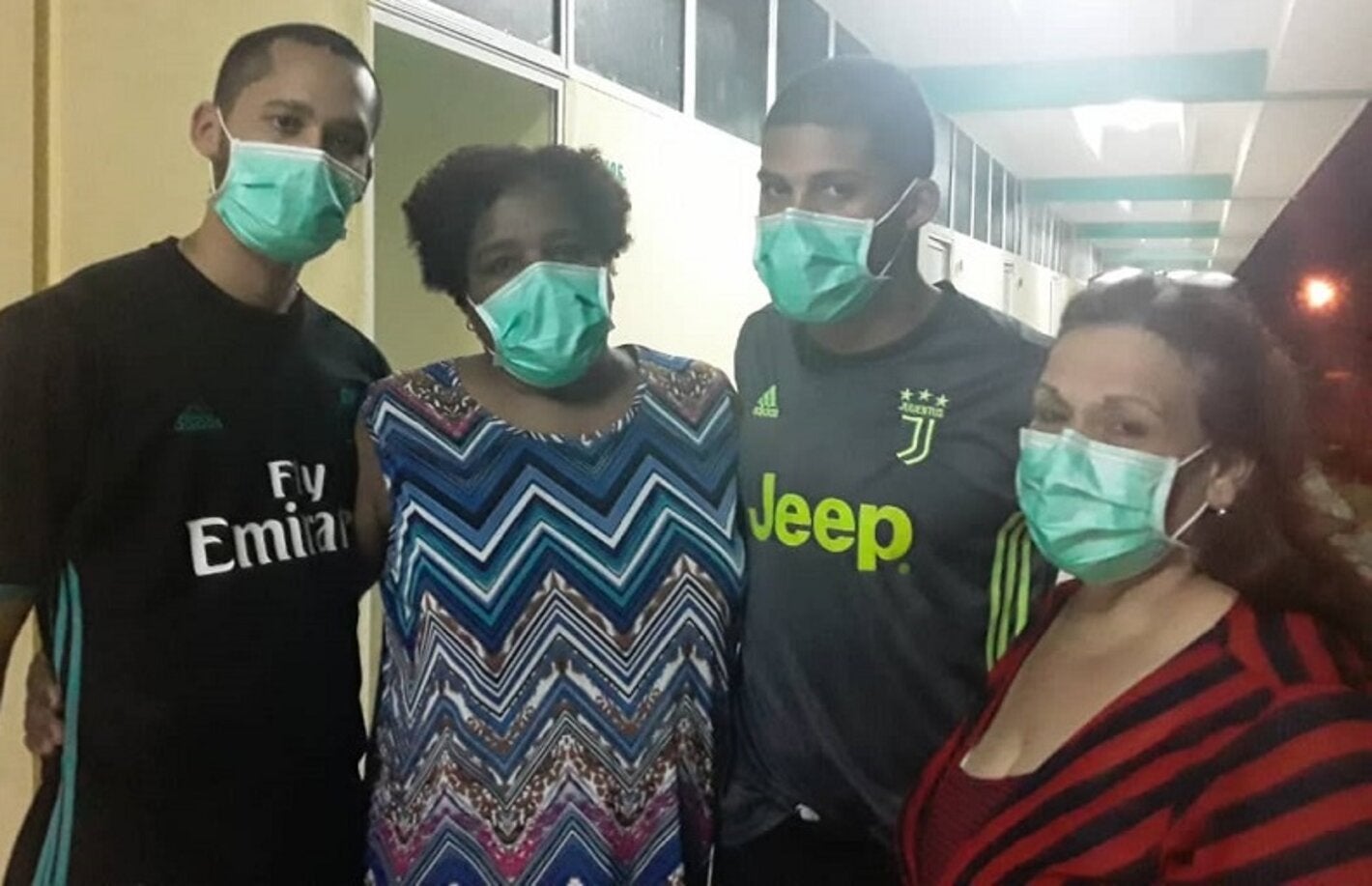 Iliana Santisteban, Cristina Pérez, Ari Ernesto Medina y Oyantay Ricardo Vega, forman parte del personal de salud del IPK que atendió las primeras personas confirmadas con COVID-19 en Cuba