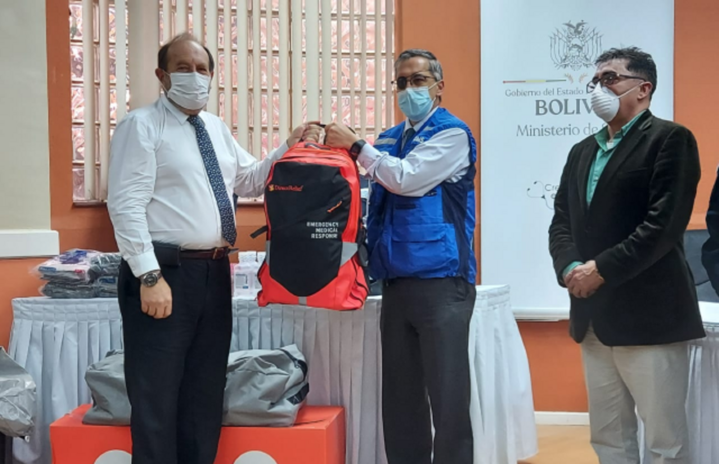 OPS entrega donativo de Direct Relief