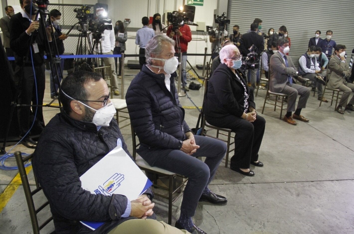 Autoridades Ecuador Recepcion insumos