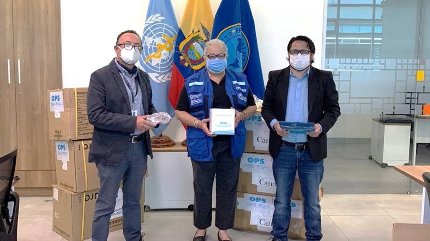 OPS/OMS entrega equipos de protección personal para personal de primera línea de acción ante emergencia por COVID-19