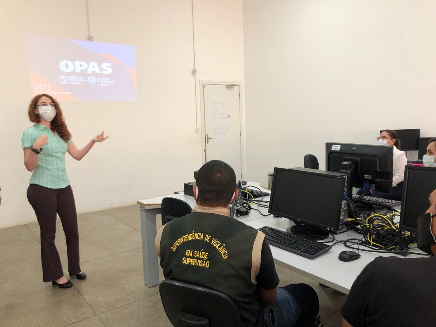 Mais de 20 profissionais de vigilância e atenção à saúde de Boa Vista participam de treinamento com a equipe da OPAS