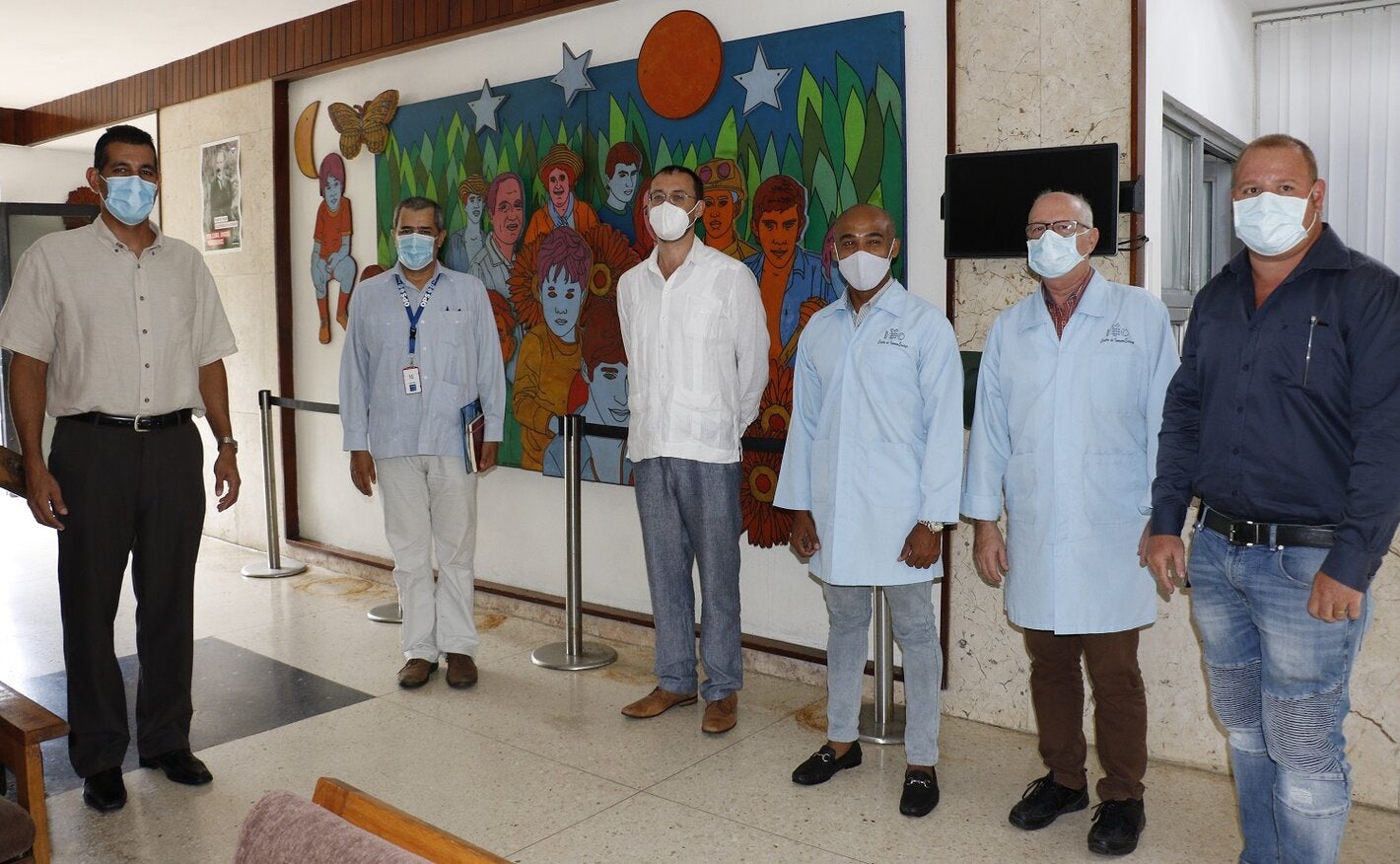 Participantes reunión en CIE con Embajada Suecia y OPS-OMS